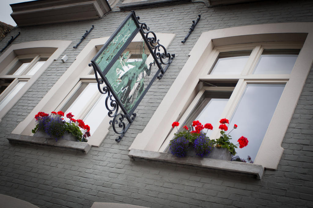 Logies Amelias Bed & Breakfast Брюж Екстериор снимка